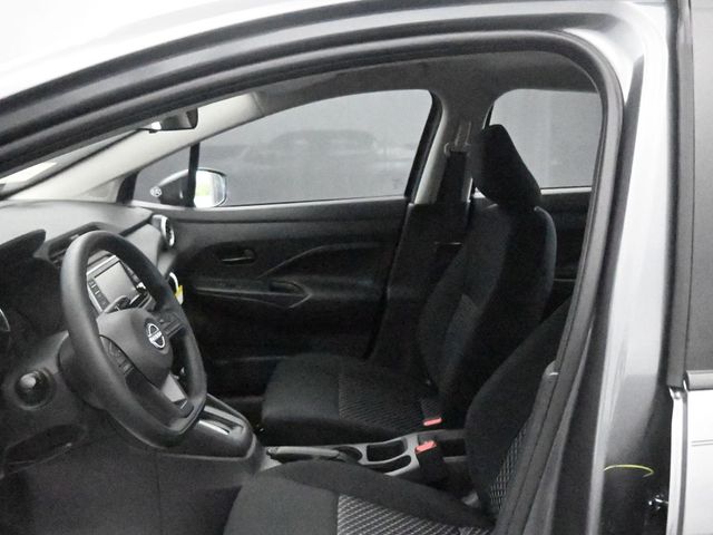 2024 Nissan Versa 1.6 S 9