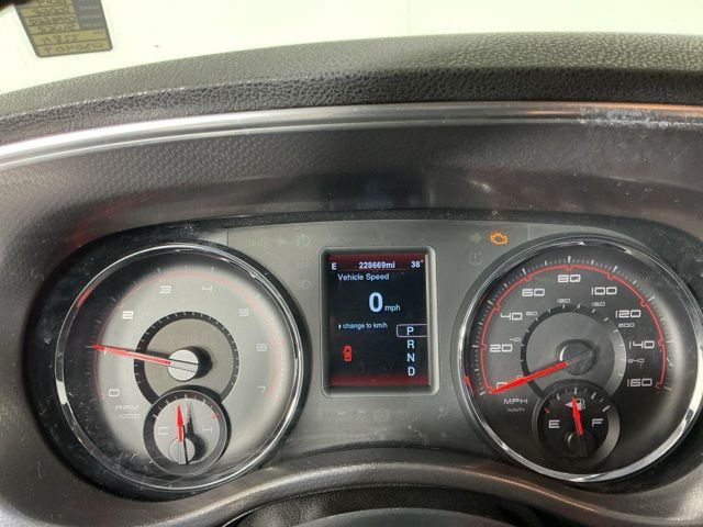 Used 2014 Silver Dodge R/T image 17