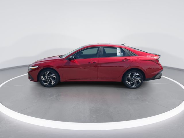 Used 2025 Red Hyundai SEL Sport image 5