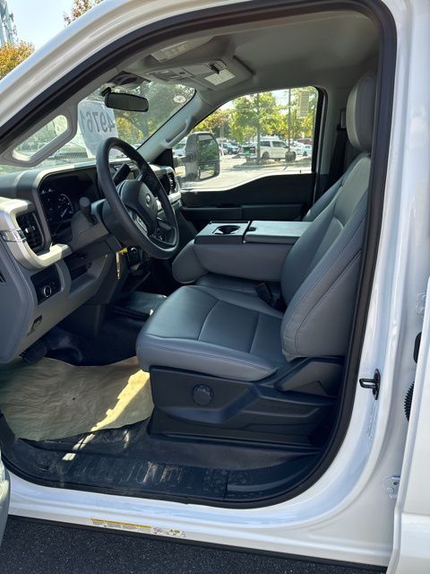 2024 Ford F-550 Super Duty 
