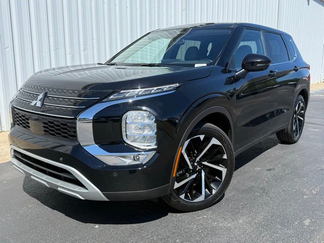 used 2024 Mitsubishi Outlander car, priced at $23,991