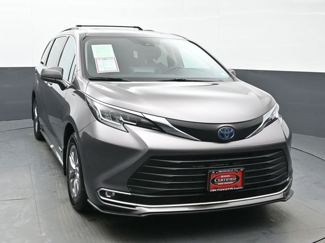 2021 Toyota Sienna XLE 10