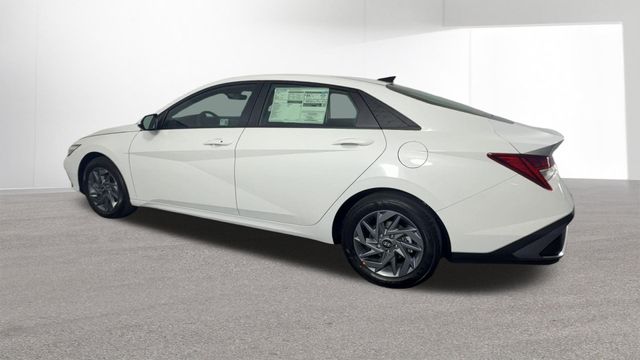 Used 2025 Hyundai Elantra Hybrid For Sale in Indianapolis, IN