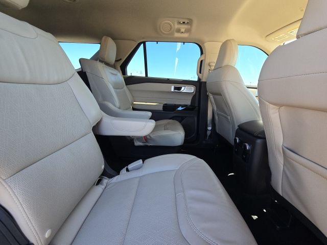 Photo of 2023 Ford Explorer Platinum in Dallas, GA - 16,  2023 Ford Explorer Platinum:167642A