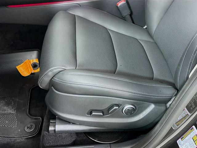 Thumbnail: 2026 Genesis GV70 - 20