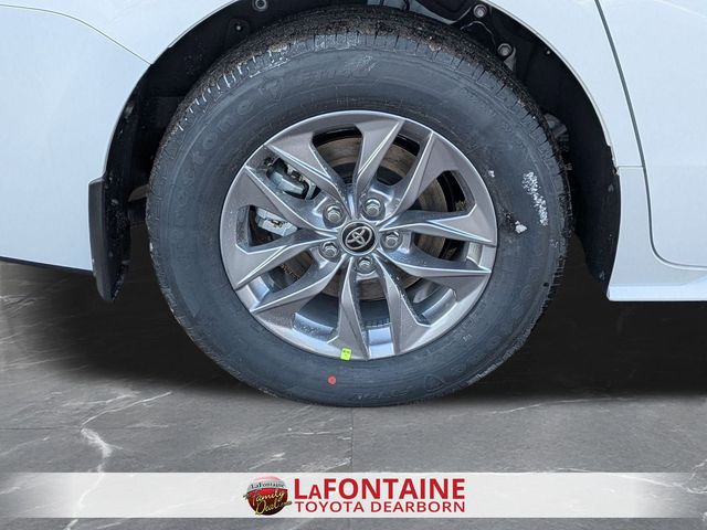 2026 Toyota Sienna LE - Photo 31