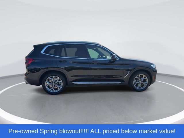 Used 2022 Black Sapphire Metallic BMW sDrive30i image 8