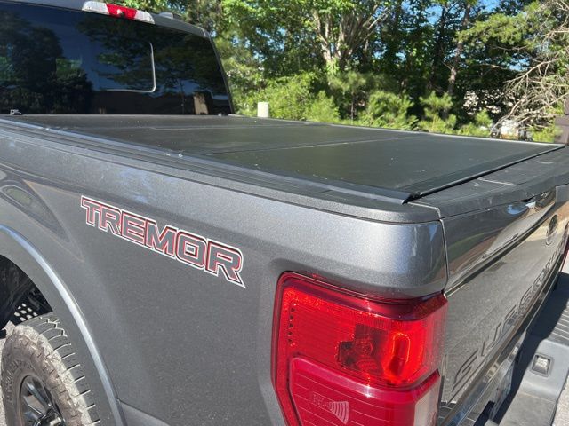 2021 Ford F-350SD Lariat photo