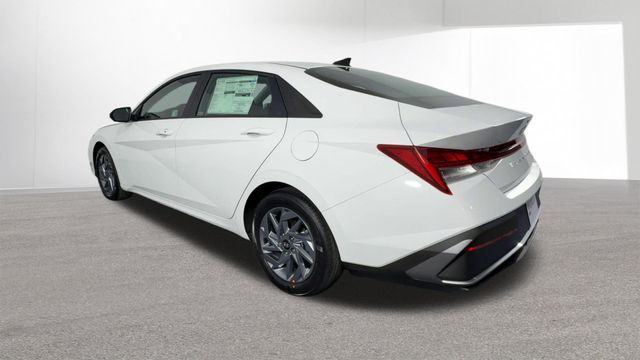 Used 2025 Hyundai Elantra Hybrid For Sale in Indianapolis, IN