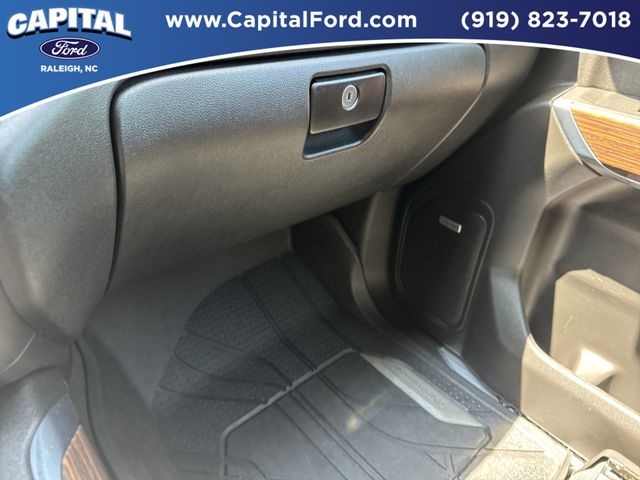 Used 2021 Iridescent Pearl Tricoat Chevrolet High Country image 28