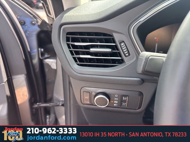 Used Car 2023 Ford Escape  Active For Sale Under $25,000 In San Antonio, Texas