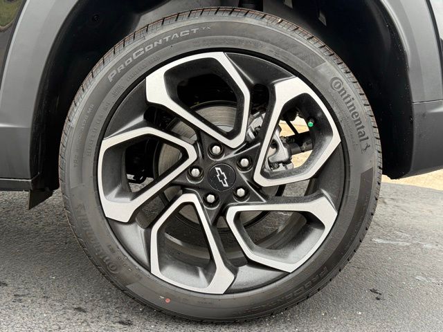 new 2026 Chevrolet Trax car, priced at $27,885