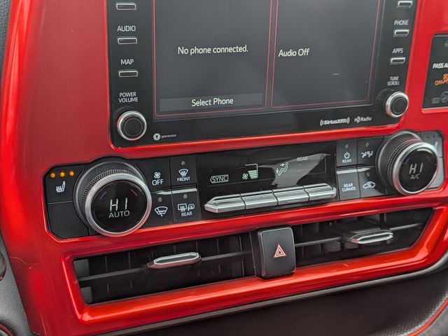 2022 Toyota Highlander - Image 23