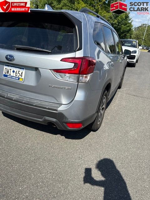Ice Silver Metallic 2019 Subaru Forester SUV / Crossover All-Wheel Drive Continuously Variable Transmission