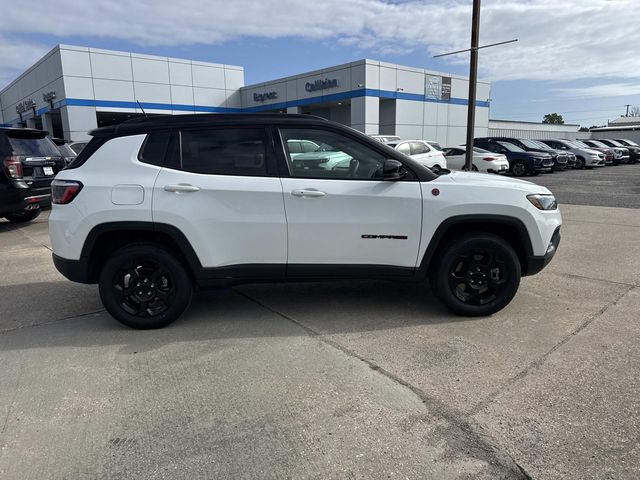2024 Jeep Compass Trailhawk White/off-white at Ross Downing Buick GMC