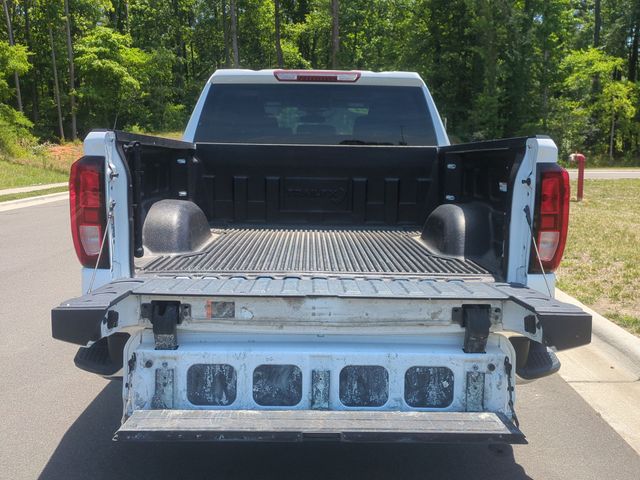 Used 2024 White GMC SLE image 23