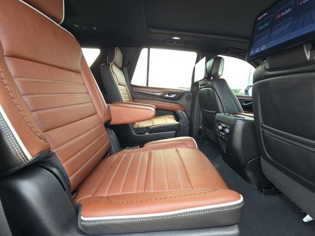 2023 GMC Yukon Denali Ultimate:C02667