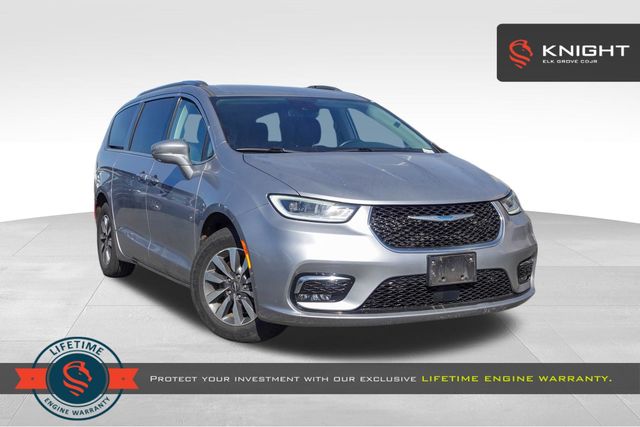 used 2021 Chrysler Pacifica Hybrid car, priced at $24,694