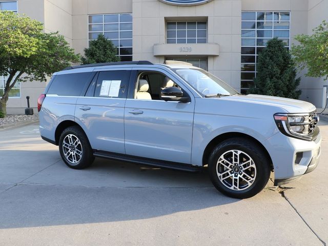 2025 Ford Expedition Active 4x4's photo