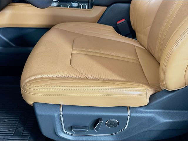 2024 Star White Metallic Tri-Coat Ford Expedition Max Platinum 4X4 SUV