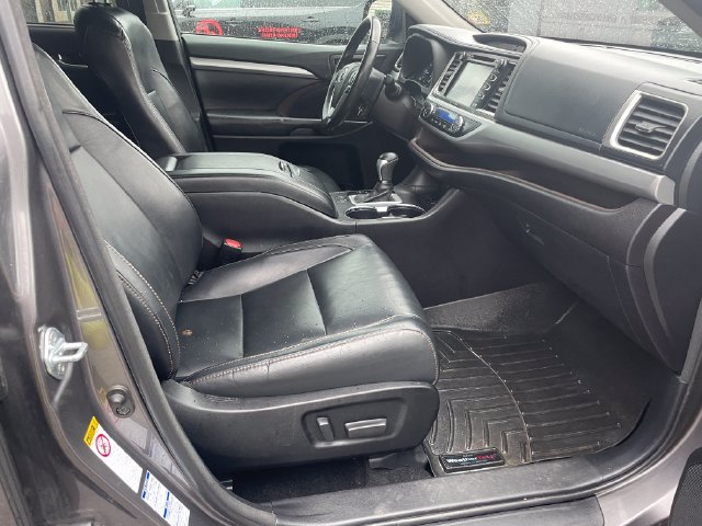 Used 2017 Toyota Highlander SUV