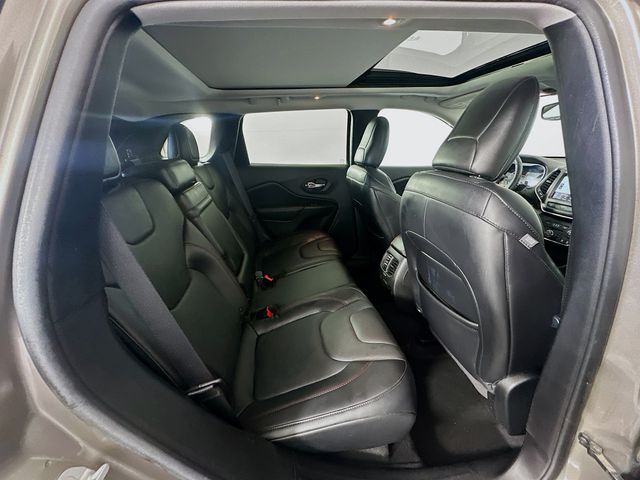 Thumbnail: 2019 Jeep Cherokee - 28