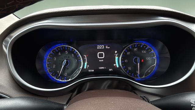 Used 2017 Gray Chrysler Touring L Plus image 13