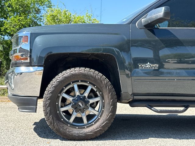 Used 2018 Gray Chevrolet LT image 4