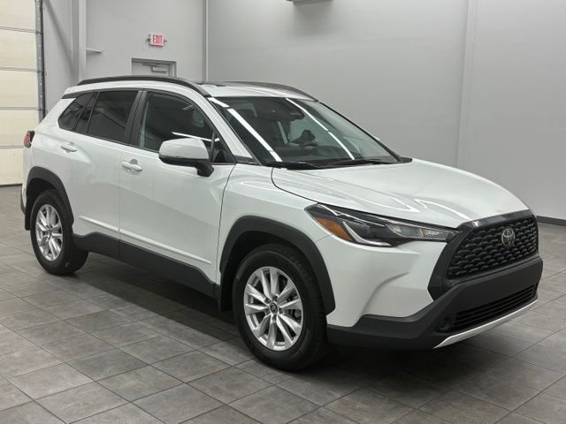  2024 Toyota Corolla Cross LE AWD   