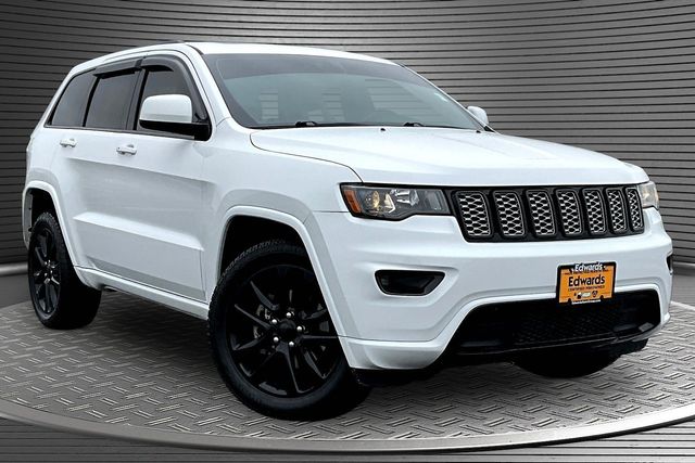 Used 2020 White Jeep Altitude image 3