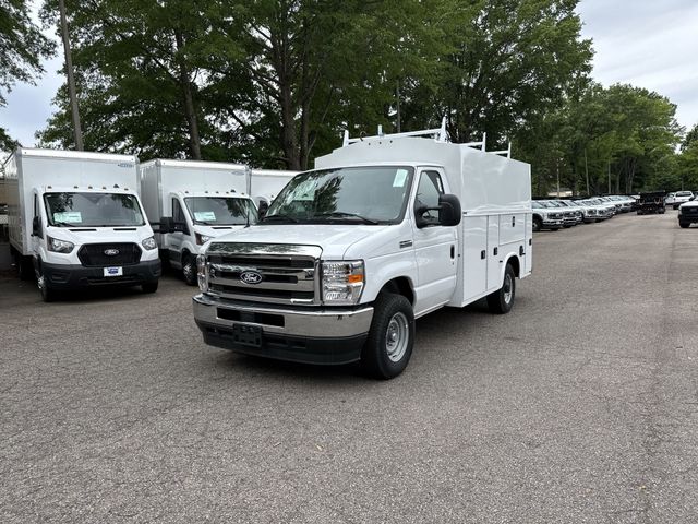 2026 Ford E-Series SRW E-350 Super Duty 138 in WB's photo