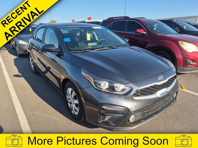 Gravity Gray 2021 Kia Forte Sedan Front-Wheel Drive 6-Speed Manual