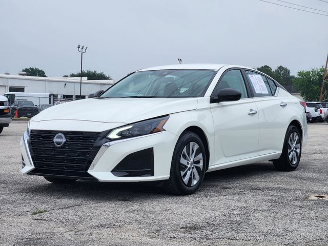 2025 Nissan Altima 2.5 S White at Durrett Motor Company