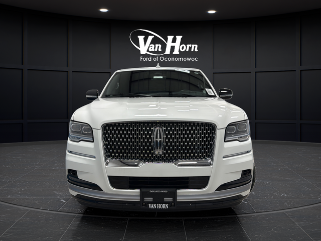 Used 2023 Pristine White Metallic Tri-Coat Lincoln Reserve image 2