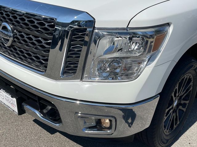 2018 Nissan Titan SV 9