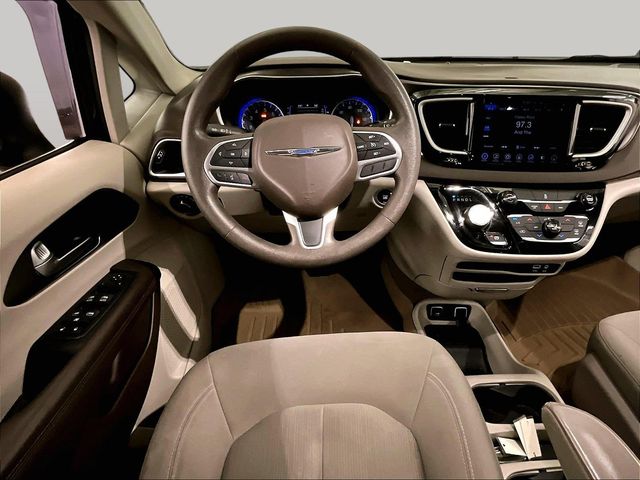 2017 Chrysler Pacifica Touring - 4