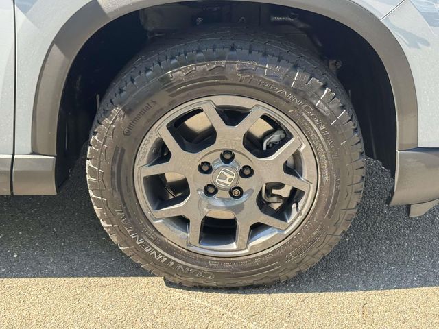 used 2025 Honda Pilot car, priced at $43,135