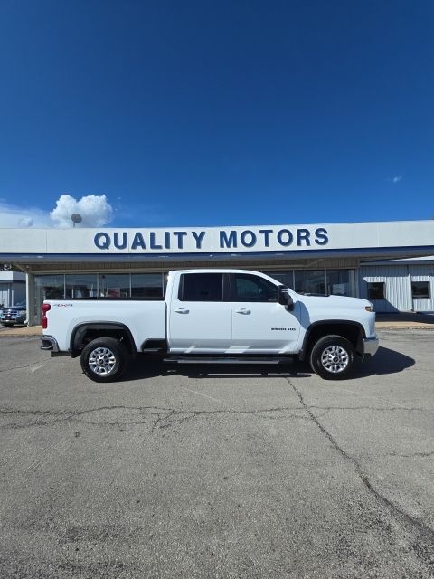 Summit White 2025 Chevrolet Silverado 2500HD Pickup Truck Four-Wheel Drive Automatic
