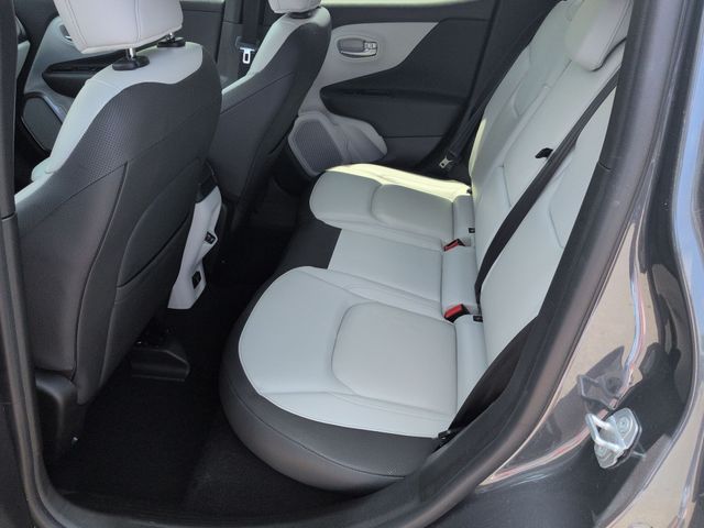 Used 2022 Gray Jeep Limited image 28