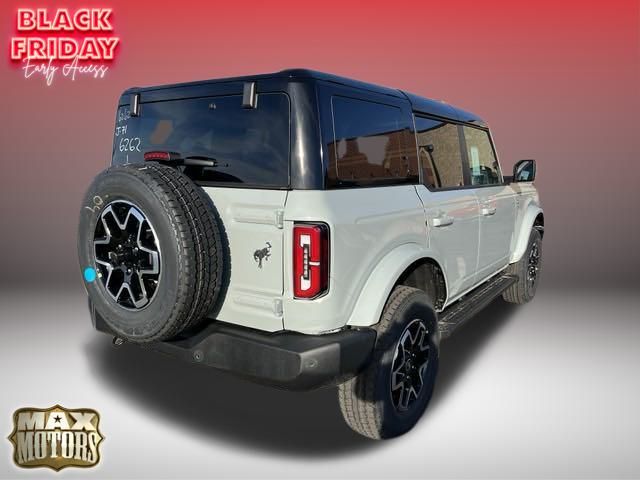 2024 Ford Bronco Outer Banks 13