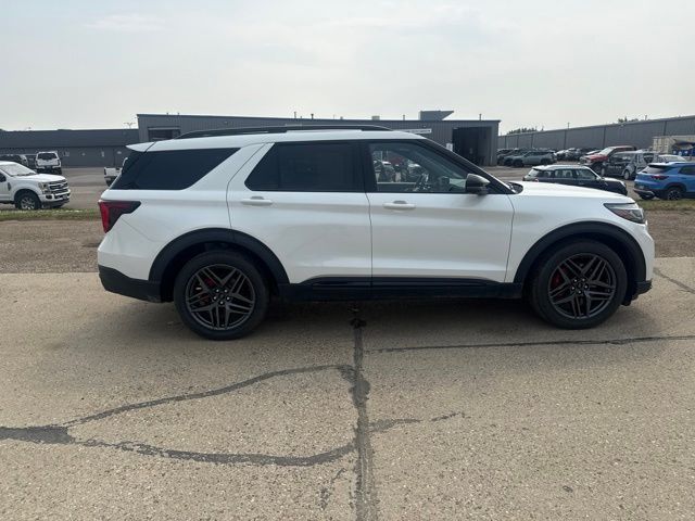 2025 Star White Metallic Tri-Coat Ford Explorer ST 4X4 SUV