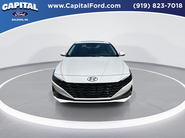 Used 2023 White Hyundai Limited image 3