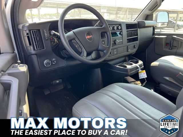 2022 GMC Savana 3500 Work Van 23