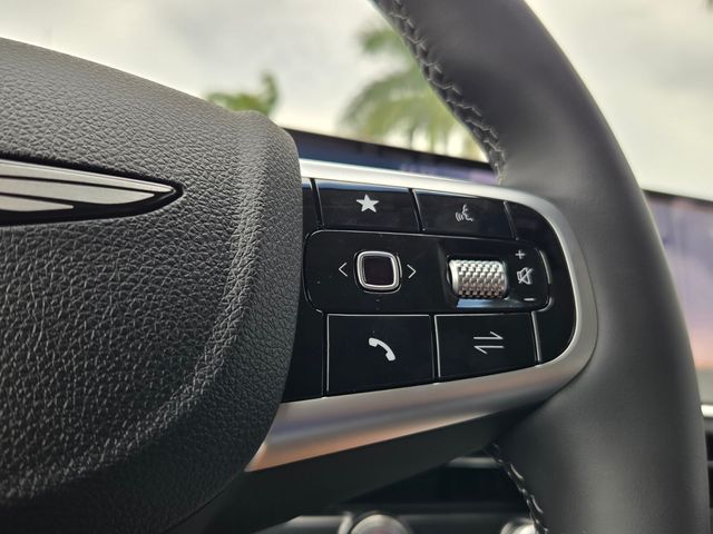 2027 Genesis Gv70