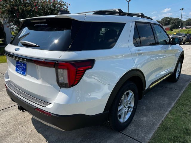2025 Ford Explorer Active photo