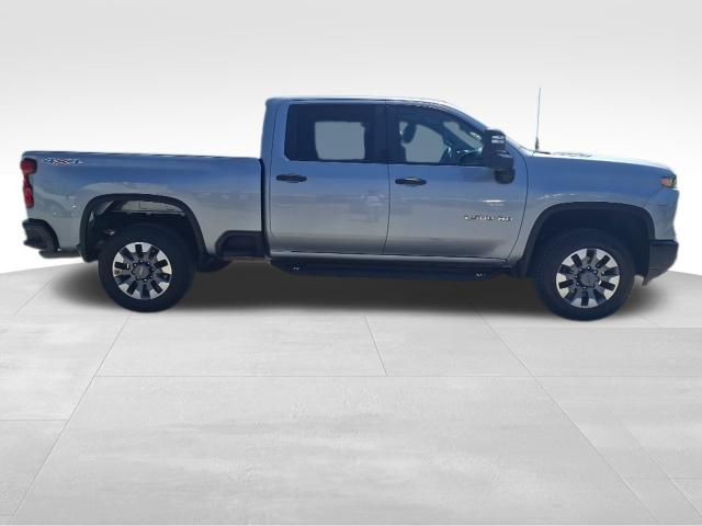 2024 Chevrolet Silverado 2500HD Custom — photo 8