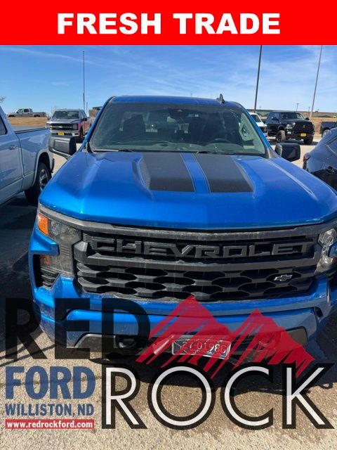 Glacier Blue Metallic 2022 Chevrolet Silverado 1500 Custom Crew Cab 4WD Pickup Truck Four-Wheel Drive 8-Speed Automatic