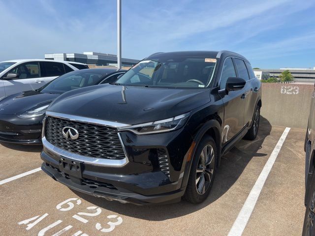 2023 INFINITI QX60 LUXE