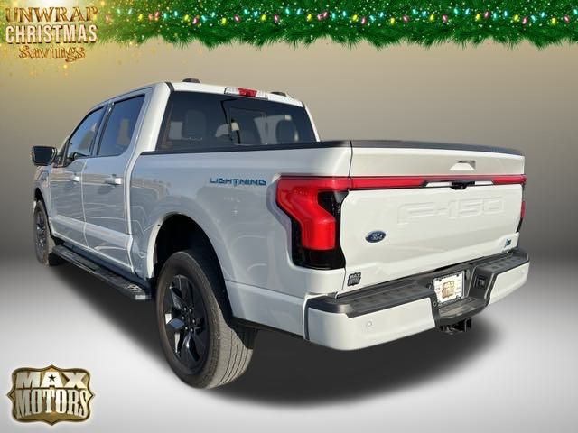 2023 Ford F-150 Lightning Lariat 16