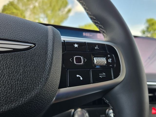 2027 Genesis Gv70
